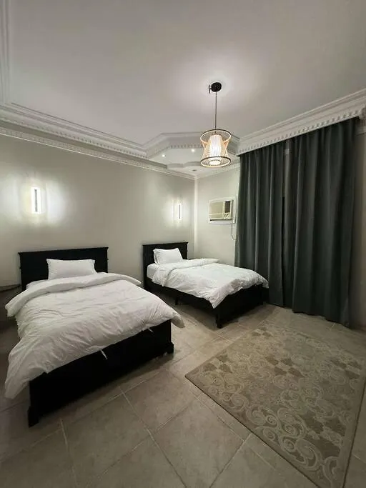 מכה Three Bedroom Apartment